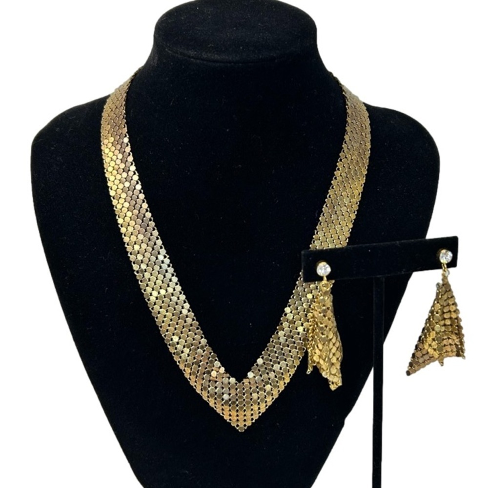 Gold Tone Liquid Mesh V Shape  16" Necklace Chain Matching Dangle Earrings
